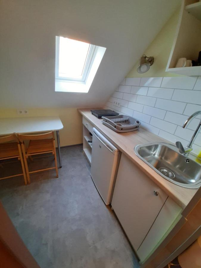Gyopar Gyoengye Apartmanhaz Орошхаза Экстерьер фото