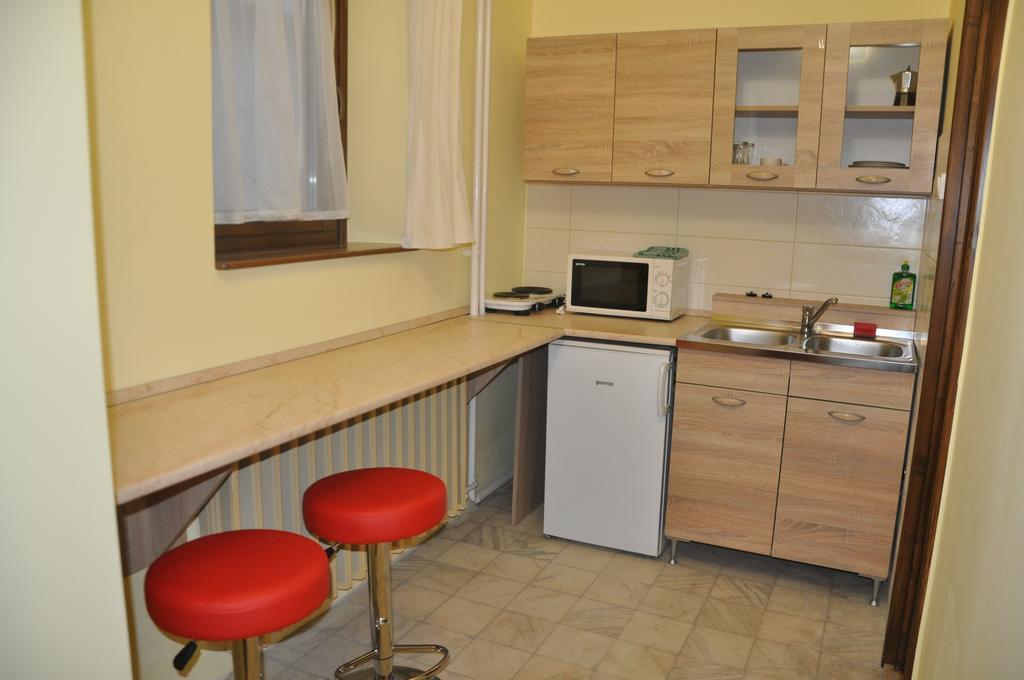 Gyopar Gyoengye Apartmanhaz Орошхаза Экстерьер фото