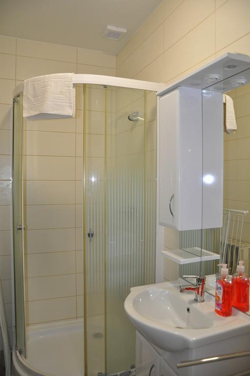 Gyopar Gyoengye Apartmanhaz Орошхаза Экстерьер фото